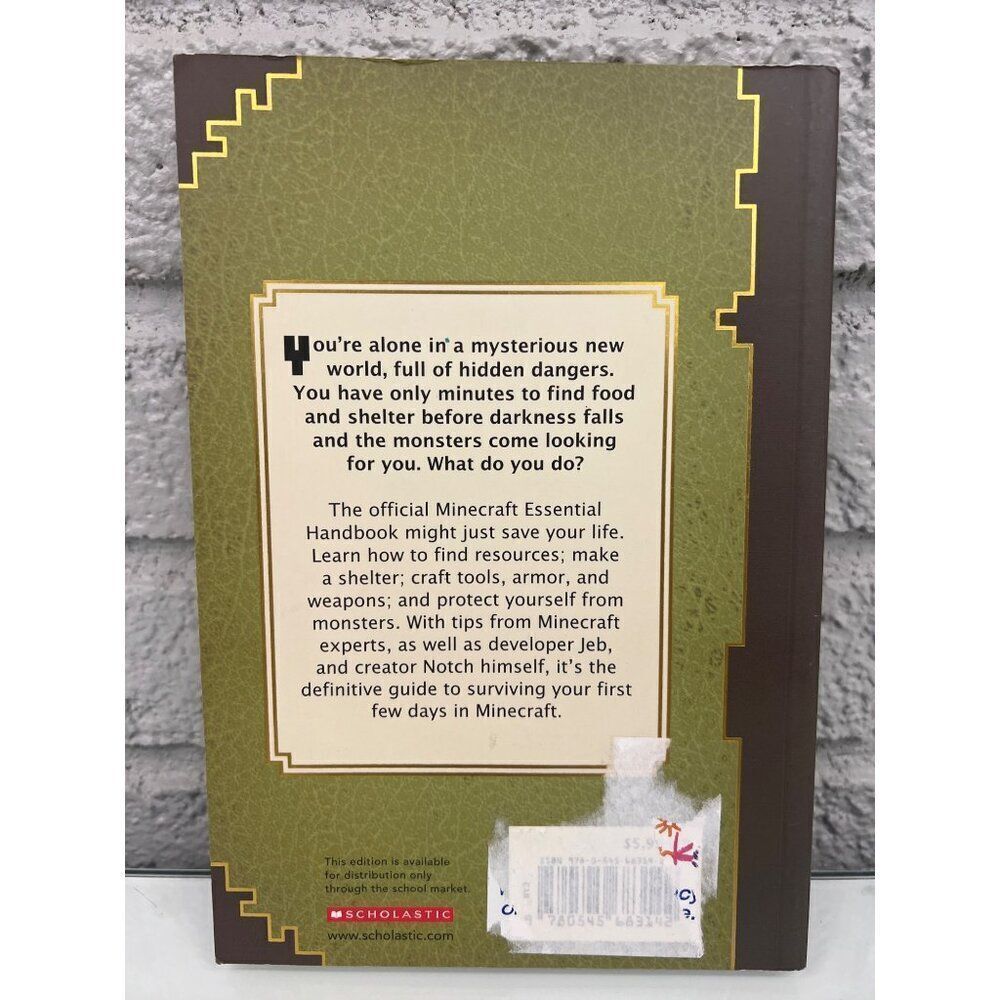 Minecraft Essential Handbook - Picture 2 of 4